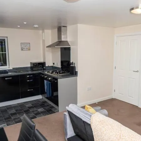 1 Double With Twin Beds In A 2 Bedroom Shared Appartement *