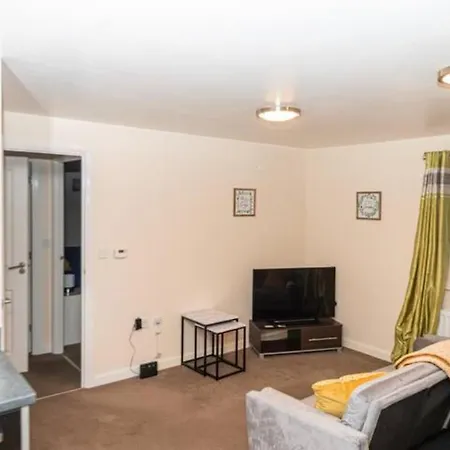 1 Double With Twin Beds In A 2 Bedroom Shared Appartement Bristol