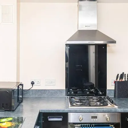 דירה 1 Double With Twin Beds In A 2 Bedroom Shared